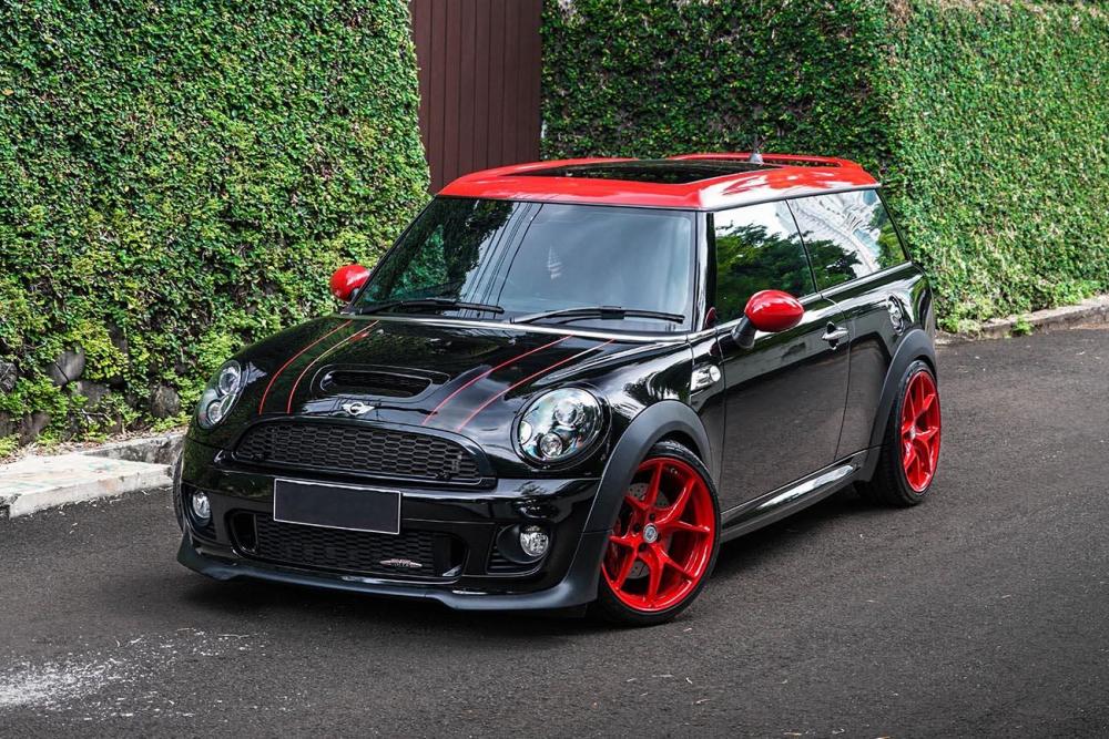 Mini_Cooper_Clubman_R55_with_HRE_R1014_gallery_50938.jpg